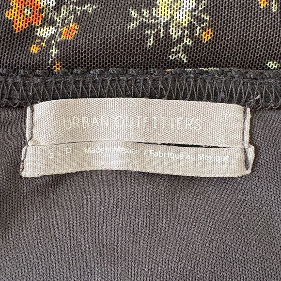 Urban Outfitters Black Floral Skirt - Picture 4 of 6